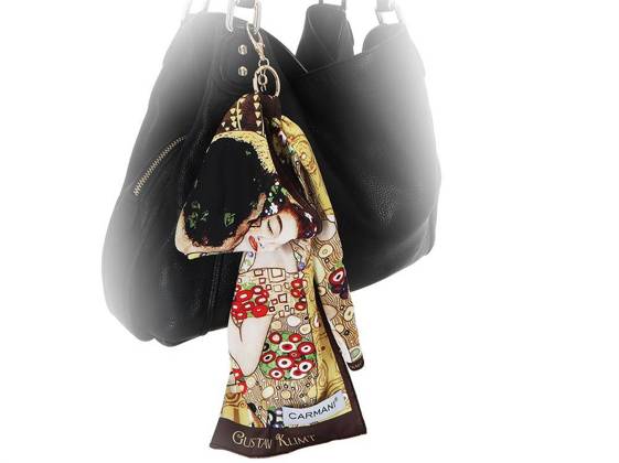 Przywieszka do torebki - G. Klimt, Pocałunek (CARMANI)