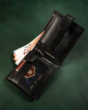 Zapinany portfel męski z systemem rfid protect